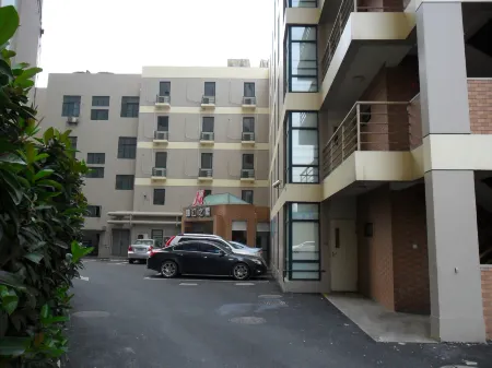 Jinjiang Inn (Shanghai Tongji University)