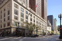 The Palmer House Hilton Hotels near 330 N Wabash Ave