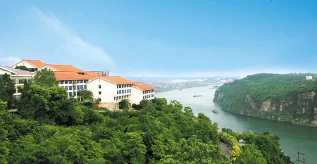 Longquan Hotel Отели рядом с достопримечательностью «Xialao Stream»