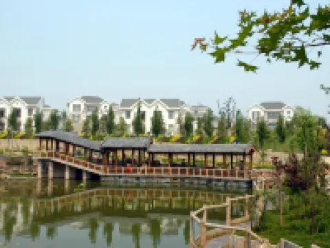 河北省白鹿温泉ホテル 平山のホテル