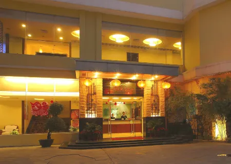 Happy Hotel