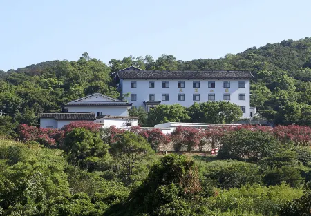 Xiqi Tianxishe (Putuoshan Scenic Area) Отели рядом с достопримечательностью «Fayu Temple»