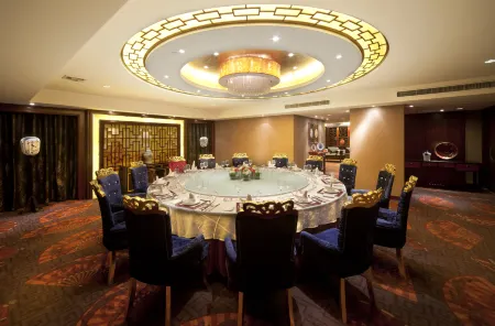 Yixing Grand Hotel Отели рядом с достопримечательностью «Yi Garden»