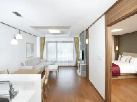 ฮอลิเดย์ อินน์ อัลเพนเซีย พยองชาง สวีทส์ บาย IHG โรงแรมใน