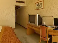 Yingbin Hotel Hotels near Liurong Temple