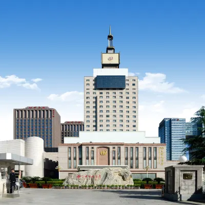 China World Hotel Các khách sạn gần Quảng trường Tân Bách