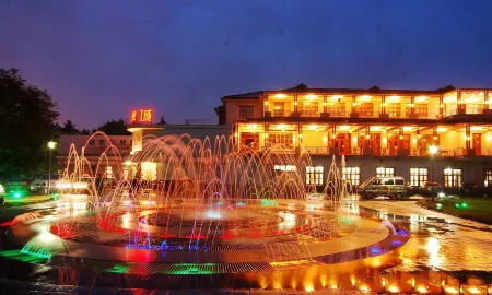 Meidu Hotel Отели рядом с достопримечательностью «Fushun Pingdingshan Massacre Memorial Hall»