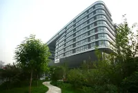 Iris Orchard All Suites Hotel (Tangshan Convention Center)