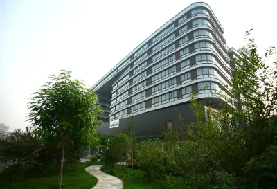 Iris Orchard All Suites Hotel (Tangshan Convention Center) Hotels near Dachengshan Park