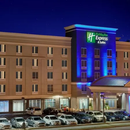 Holiday Inn Express & Suites KNOXVILLE WEST - PAPERMILL DR by IHG