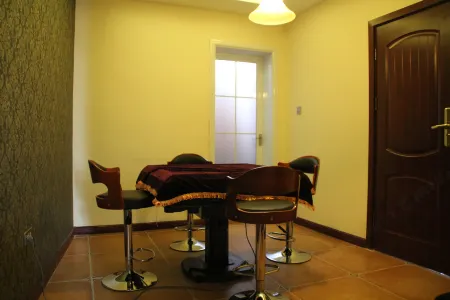 Yijia Express Hotel Wuzhi Отели рядом с достопримечательностью «Huanghe Jiaotong University (Shangde Campus)»