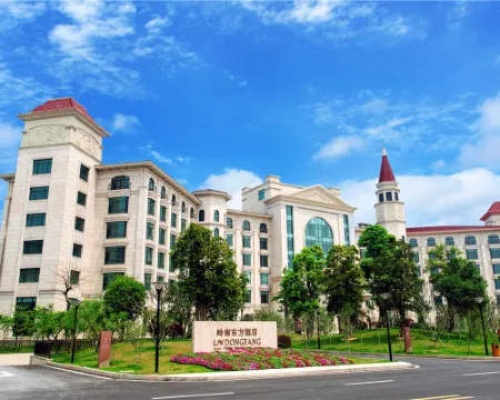 LN Dongfang Hotel Hotele w: Sihui