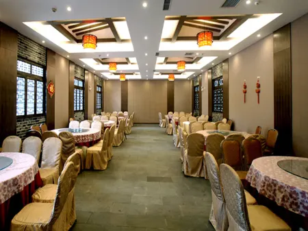 Mount Forest Hotel Отели рядом с достопримечательностью «Xixiang Pool (Bathing Elephant Pool)»