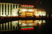 Tianyi Wenquan Huayuan Hotel - موقف سيارات