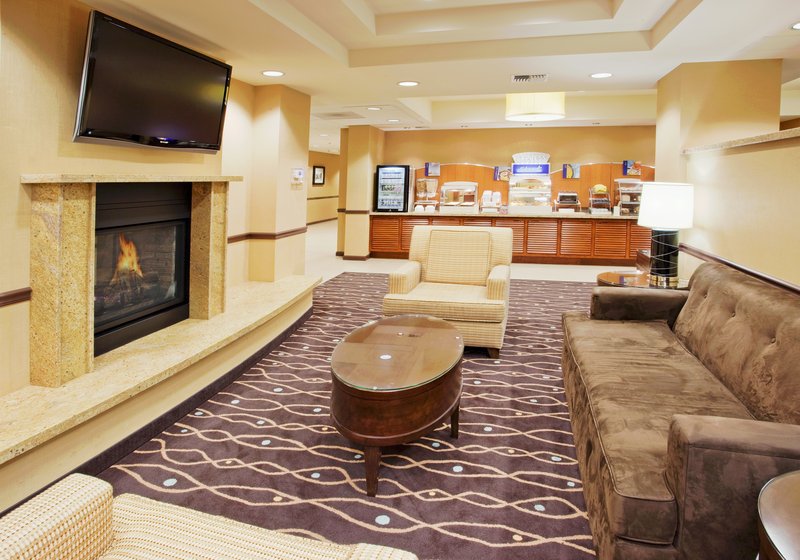 Holiday Inn Express Hotel & Suites Salina, an Ihg Hotel