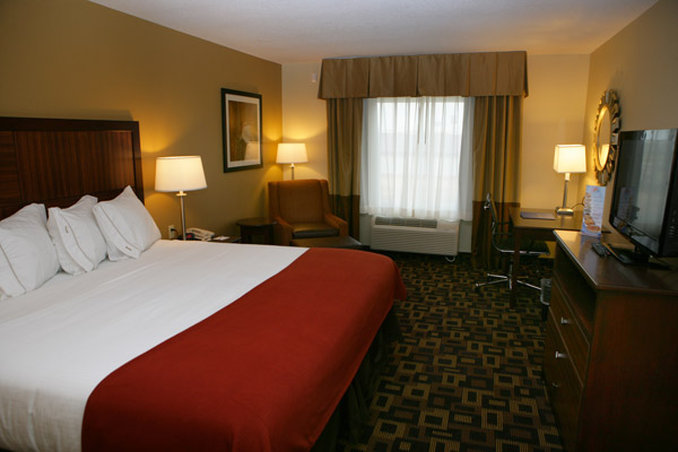 Holiday Inn Express Hotel & Suites Salina, an Ihg Hotel