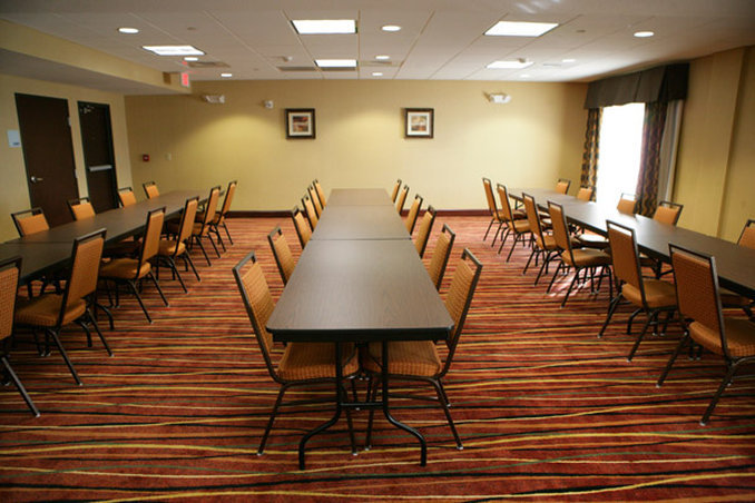 Holiday Inn Express Hotel & Suites Salina, an Ihg Hotel