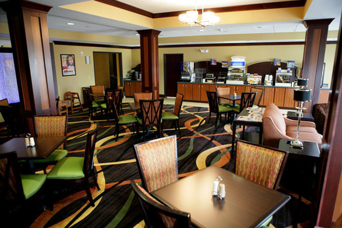 Holiday Inn Express Hotel & Suites Salina, an Ihg Hotel