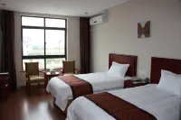 格林豪泰（東台弶港迎賓路港城大道店） 黃海森林公園-木屋群落杉語木屋附近的飯店