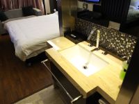 台州墨桃酒店 - 高级大床房