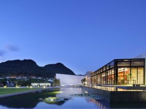 Yingde Jiqingli Yifeng Lu Hot Spring Resort Hotel