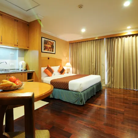 Admiral Suites Bangkok Отели рядом с достопримечательностью «Торговый центр EmQuartier»