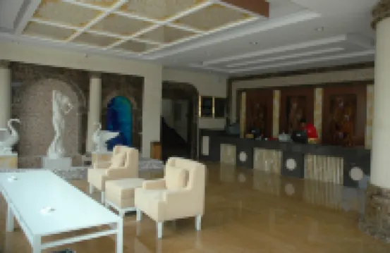 Gilletton Hotel (Shangri-La Dukezong Ancient City Ren'an Road)