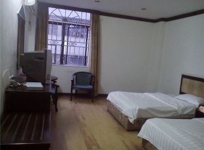 Longchuan Yifang Hotel