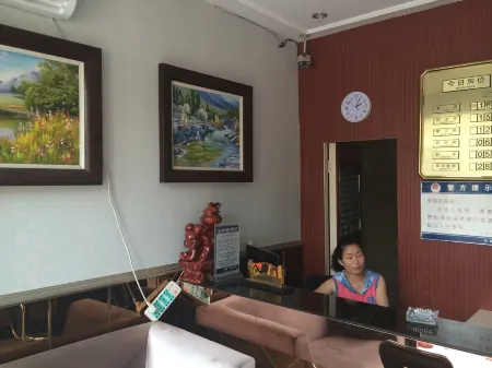 Fengyang Huamao Hotel Отели рядом с достопримечательностью «Anhui Science & Technology University (Donghua Road)»