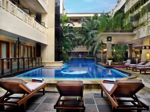 Famous Hotel Kuta