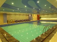 鄢陵金雨玫瑰庄园酒店 - 室内游泳池