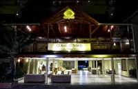 Coral Strand Smart Choice Hotels near Pierre Poivre Statue