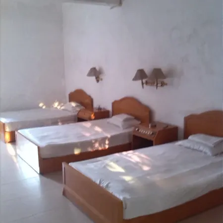 Shixing Hengtong Hotel