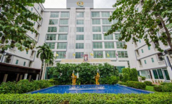 Sunday Platinum Suites