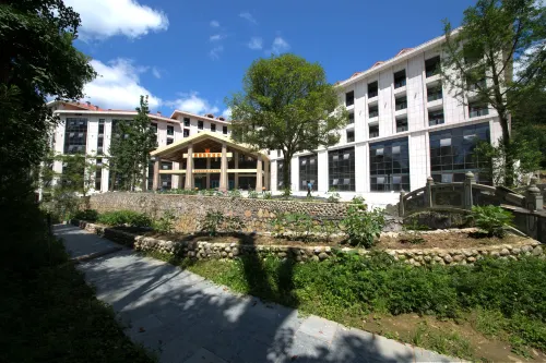Xinding Holiday Inn - 4-Star
