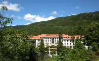 Xinding Holiday Inn Hotels in Fengjie County