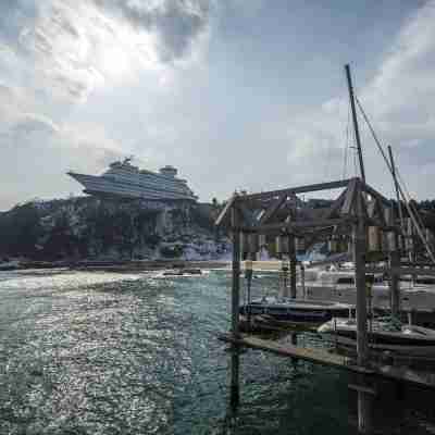 Sun Cruise Resort and Yacht Hotel Exterior