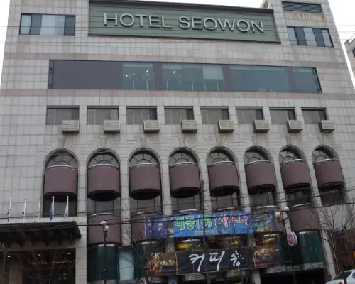 Ansan Seowon Tourist Hotel Hôtels à proximité de : Parc Yongha