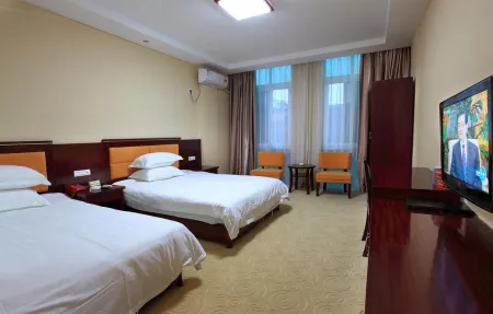 Chongren Laowu Business Hotel