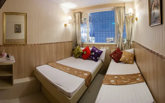 เมย์ แฟร์ เกสต์เฮาส์