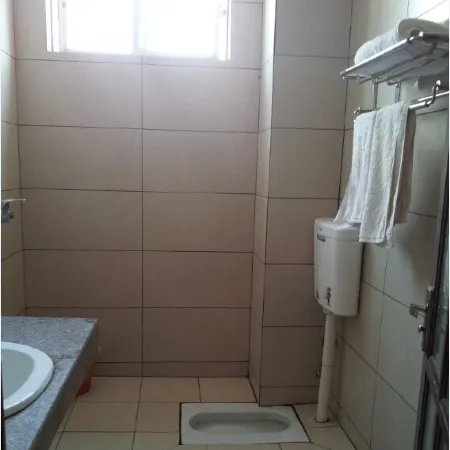 Huaping Qiaolian Hotel