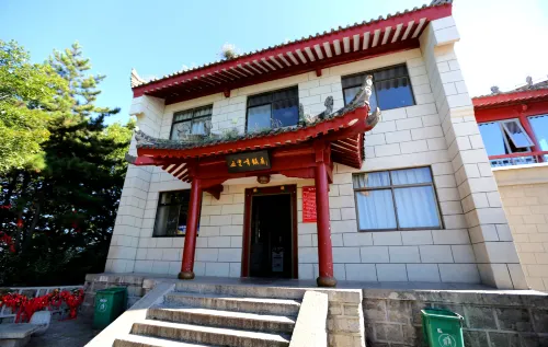 Huayin Five Cloud Mountain Inn - Inns