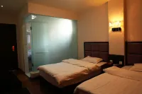 Kangding Dongsheng Business Hotel Hôtels à proximité de : Sichuan Kangding Guzanzhen Station