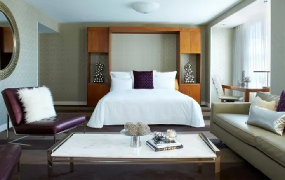 Renaissance Las Vegas Hotel