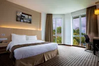 DeHome Boutique Hotel Отели рядом с Аэропорт Кучинг