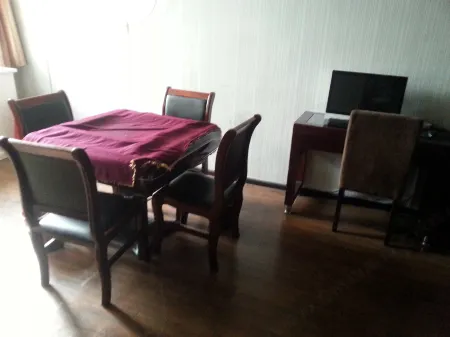 Luotian Xinbai Hotel Отели в г. Лотянь