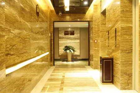 Kelly Hotel (Qinzhou Nianfeng Square) Отели рядом с достопримечательностью «San Xuan Tang (Former Residence of Liu Yongfu)»