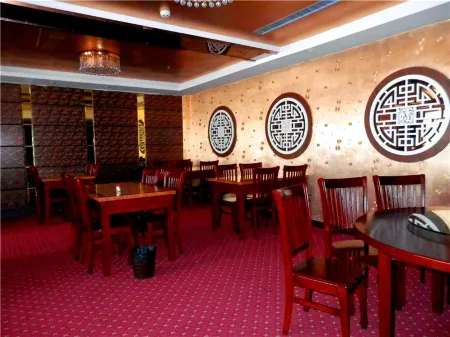 Sunshine Holiday Hotel Отели рядом с достопримечательностью «Gulang Museum»