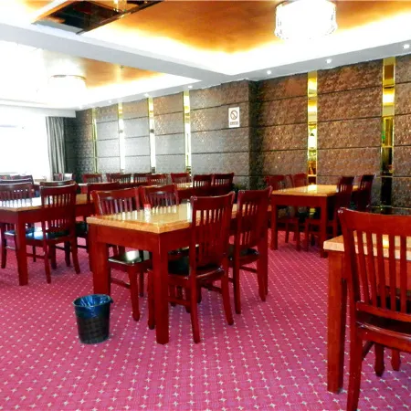 Sunshine Holiday Hotel