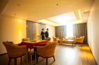 โรงแรมฮอลิเดย์ อินน์ หรงถิง ลั่วผิง - พร้อมอาหารเช้า